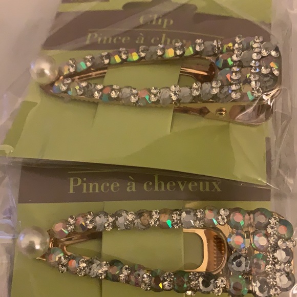 Hair Clips - Picture 3 of 3